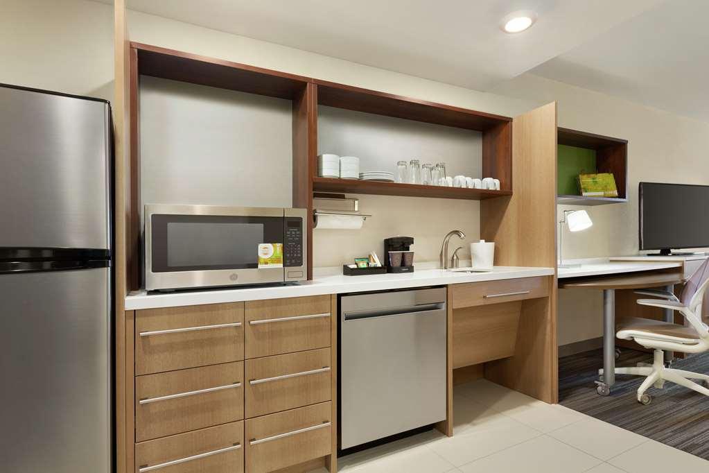 Home2 Suites By Hilton Portland Airport Room photo